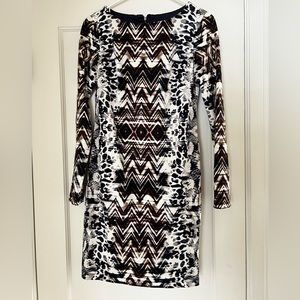 Vince Camuto long sleeve short dress